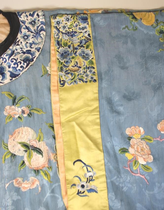A CHINESE SEMI-FORMAL ROBE Image