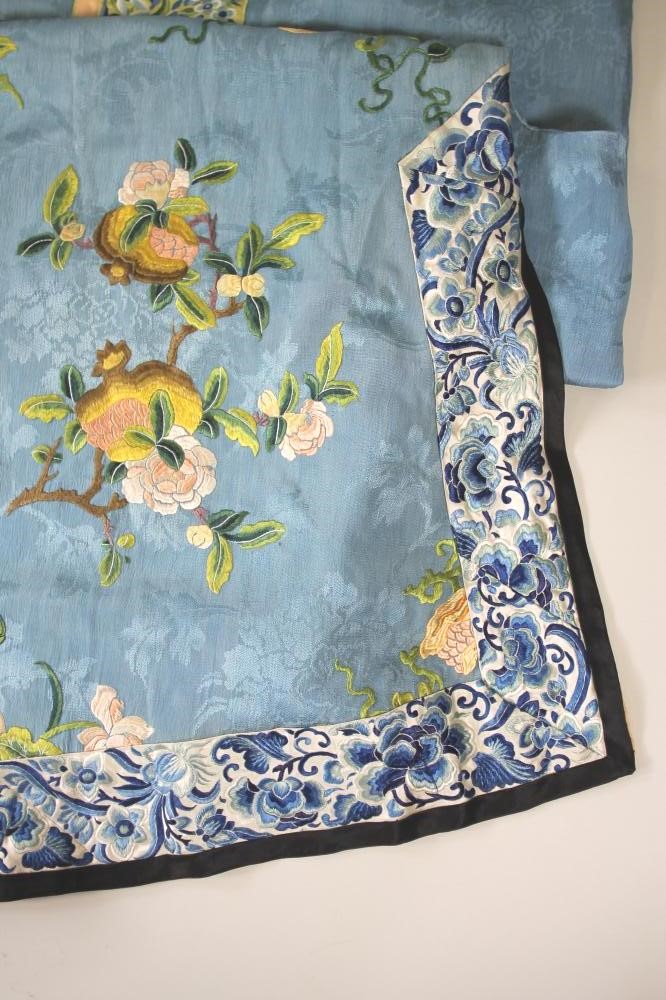 A CHINESE SEMI-FORMAL ROBE Image