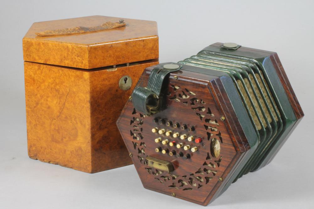 A VICTORIAN ENGLISH CONCERTINA Image