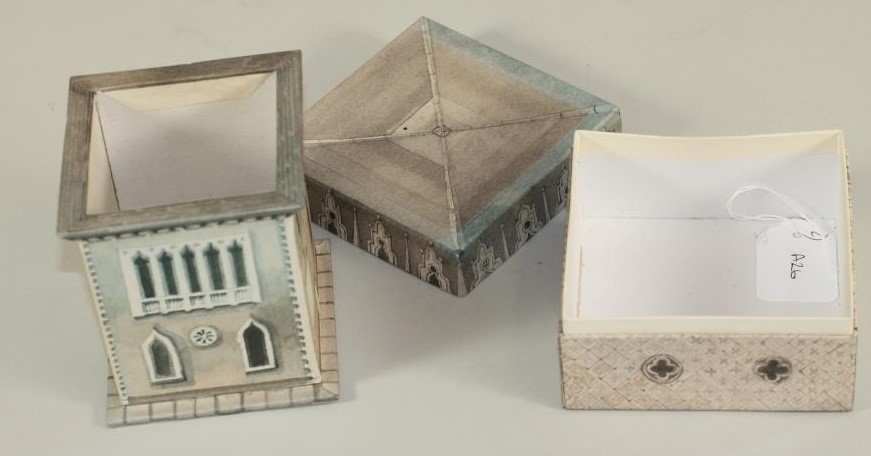 A DAVID LINLEY "VENETIAN" PRINTED CARD PEN HOLDER Image