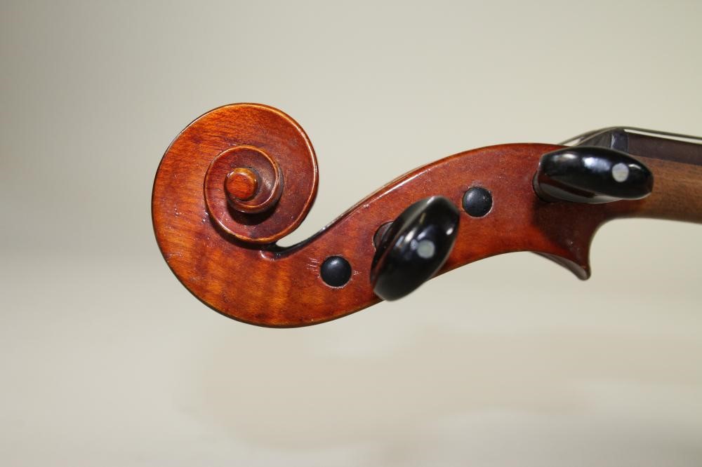 A GERMAN TRADE VIOLIN Image