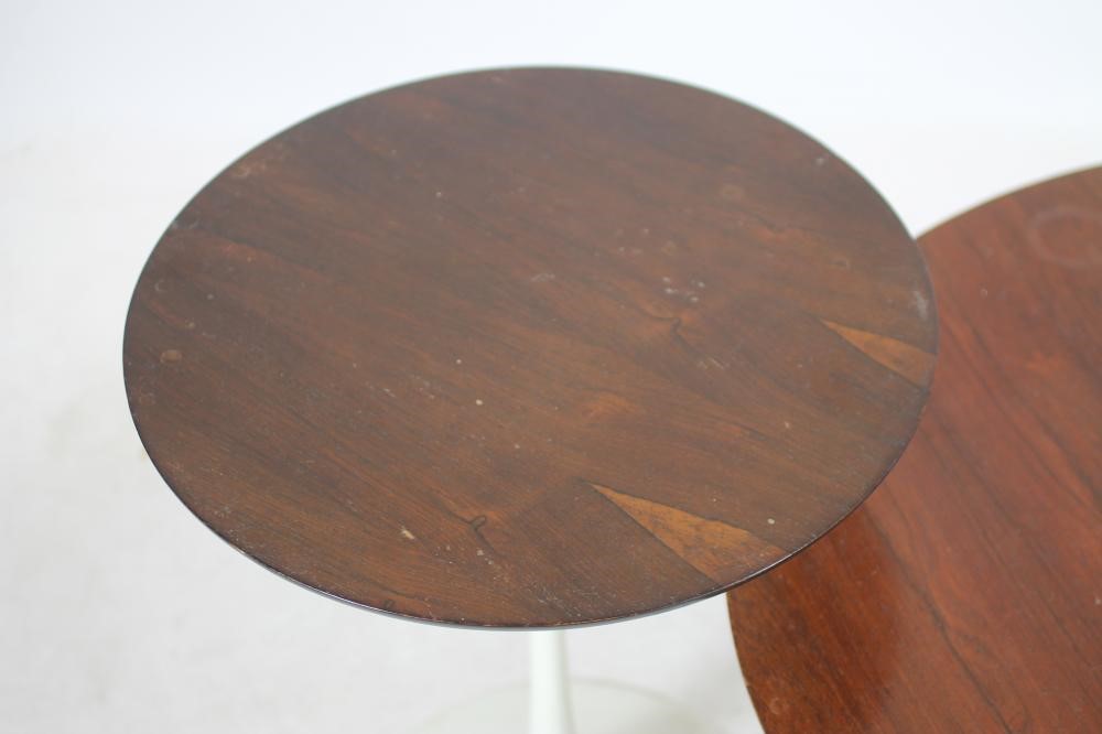 AN ARKANA TULIP OCCASIONAL TABLE by Eero Saarinen Image