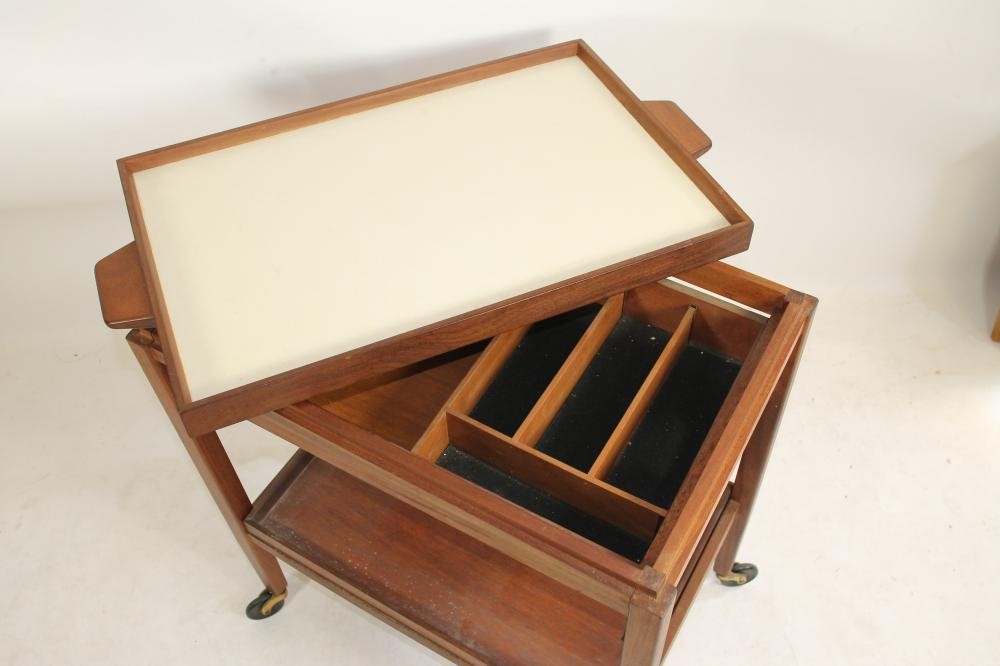 A SCANDINAVIAN DESIGN TEAK TEA TROLLEY Image