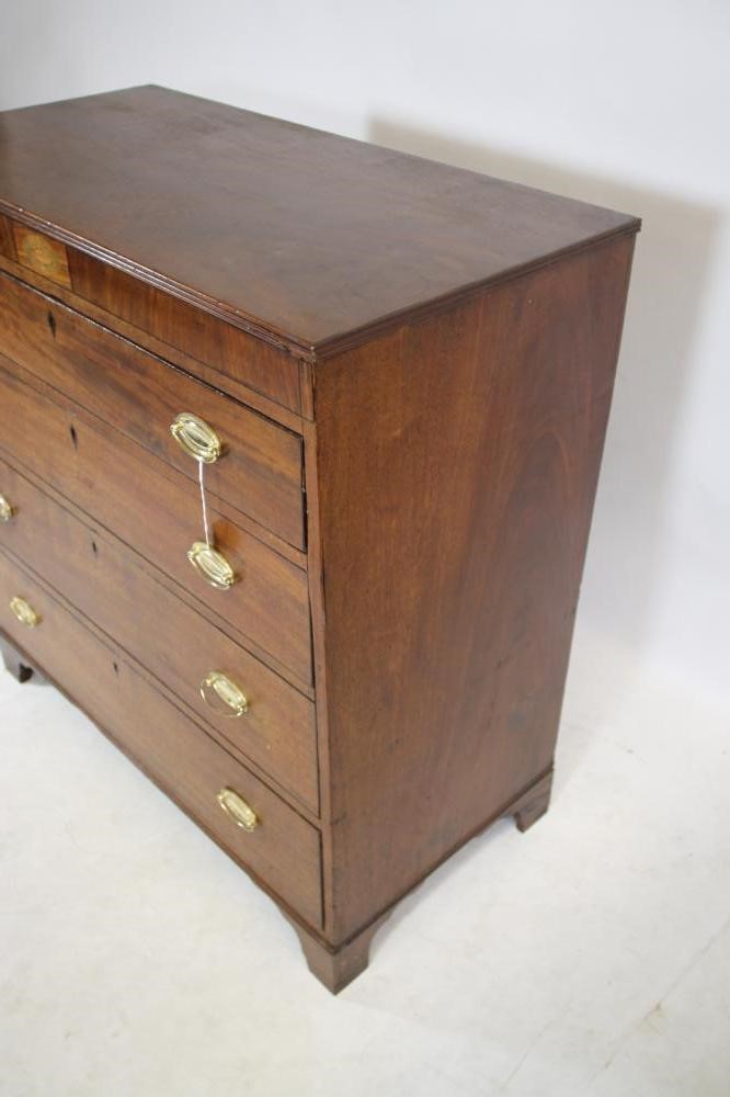 A GEORGIAN MAHOGANY CHEST Image
