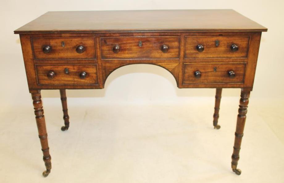 A REGENCY MAHOGANY DRESSING TABLE Image