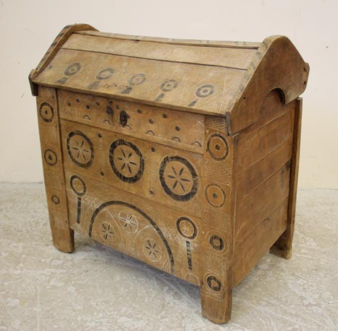 A HUNGARIAN BEECH DOMED ARK Image