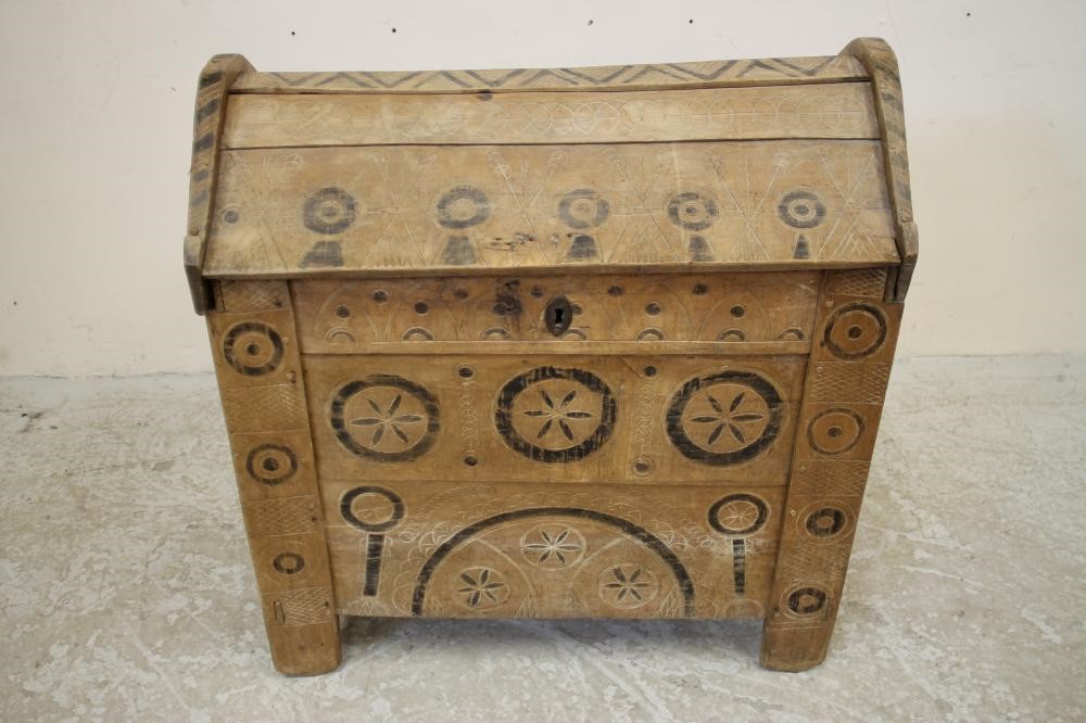 A HUNGARIAN BEECH DOMED ARK Image