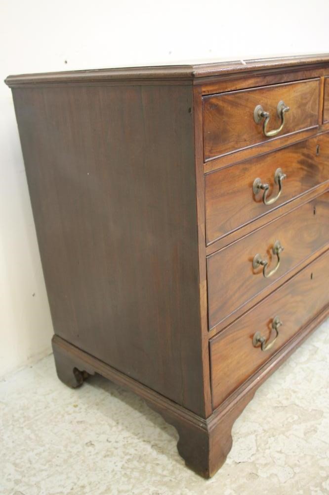 A GEORGIAN MAHOGANY CHEST Image