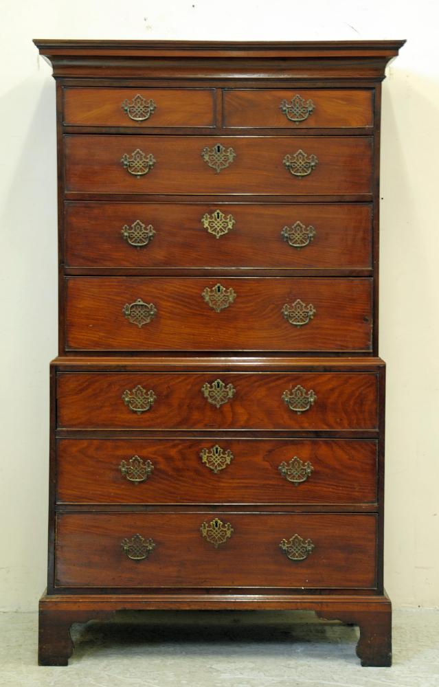 A GEORGIAN MAHOGANY CHEST ON CHEST Image