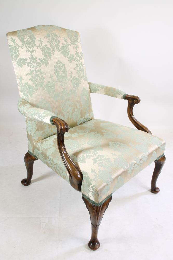 A GEORGIAN STYLE WALNUT LIBRARY CHAIR Image