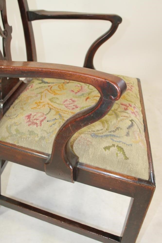 A GEORGIAN MAHOGANY ELBOW CHAIR Image