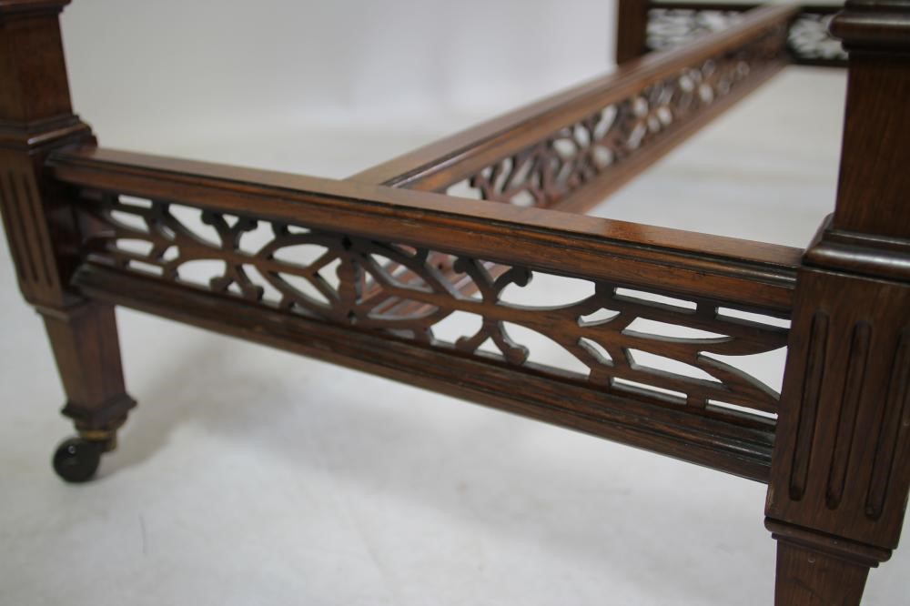 A VICTORIAN ROSEWOOD WRITING TABLE Image