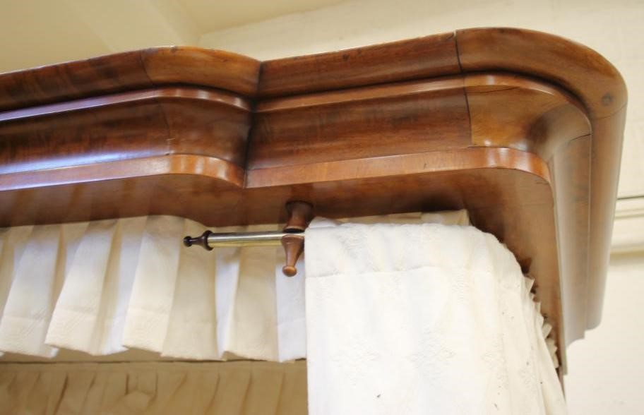 A VICTORIAN MAHOGANY HALF TESTER BEDSTEAD Image