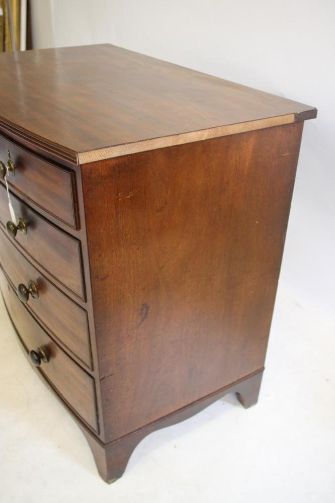 A GEORGIAN MAHOGANY CHEST Image