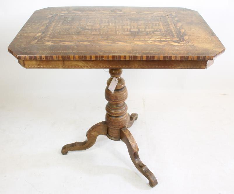 A SORRENTO TRIPOD OCCASIONAL TABLE Image