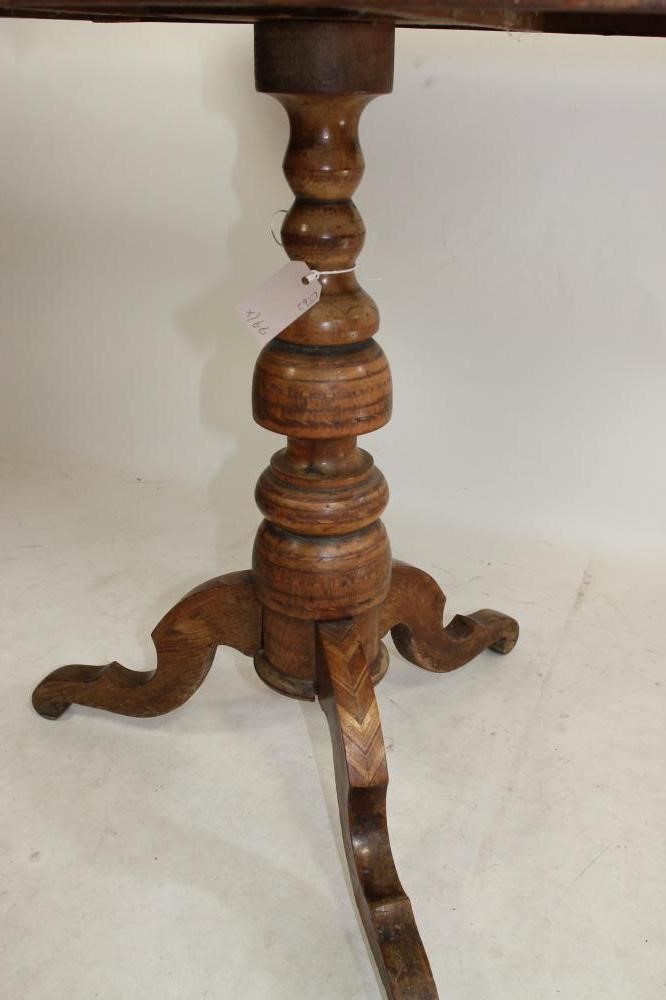 A SORRENTO TRIPOD OCCASIONAL TABLE Image