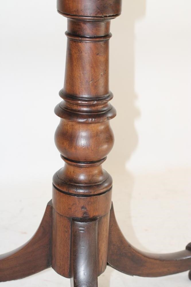 A LATE VICTORIAN MAHOGANY TRIPOD OCCASIONAL TABLE Image