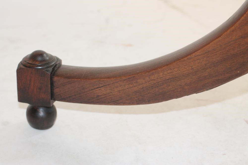A LATE VICTORIAN MAHOGANY TRIPOD OCCASIONAL TABLE Image