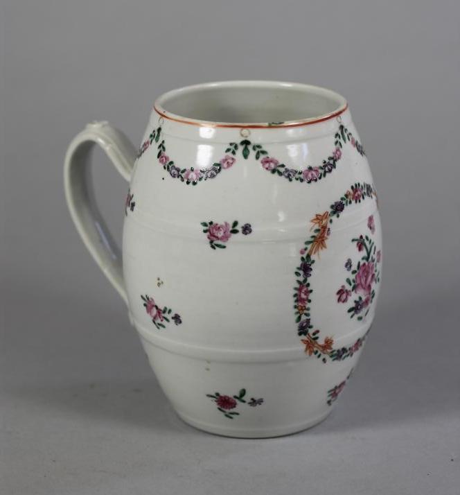 A CHINESE EXPORT PORCELAIN MUG Image