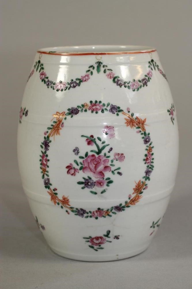 A CHINESE EXPORT PORCELAIN MUG Image