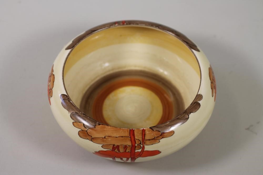 A CLARICE CLIFF NEWPORT POTTERY "CORAL FIRS" PATTERN BIZARRE BOWL Image