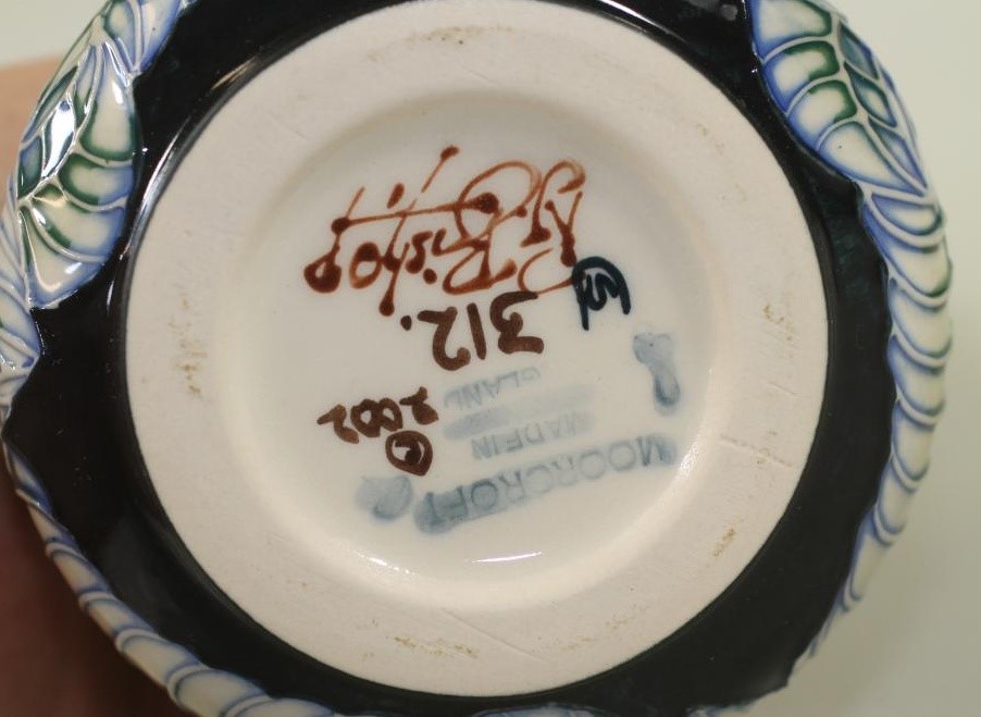 A MOORCROFT POTTERY "SEA DRIFT" PATTERN VASE Image