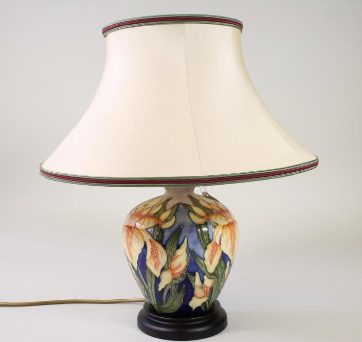 A MOORCROFT POTTERY "WINDRUSH" PATTERN LAMP Image