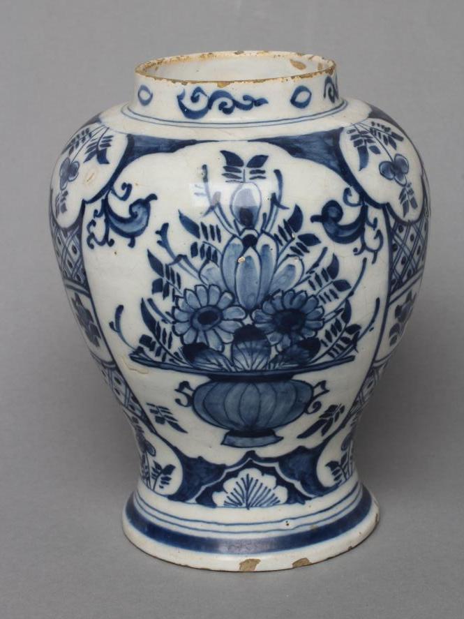 A DUTCH DELFT VASE Image