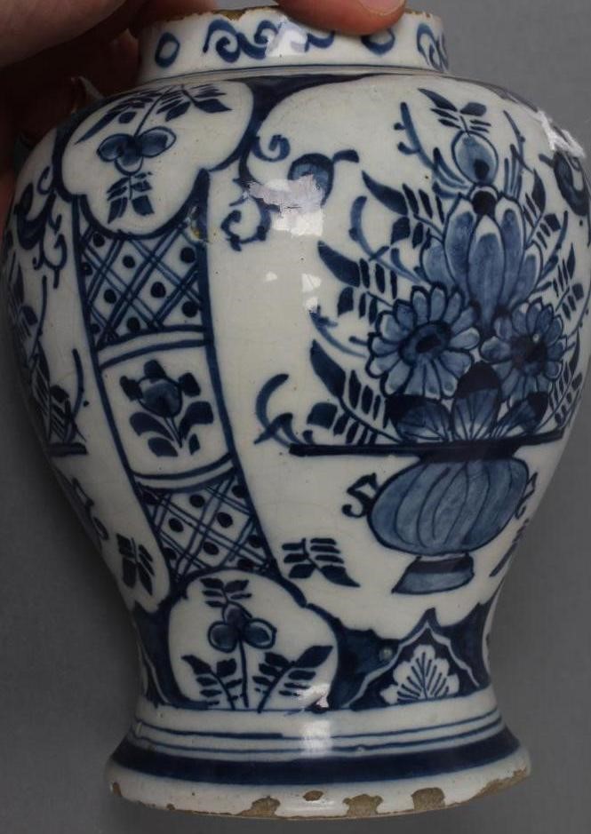 A DUTCH DELFT VASE Image