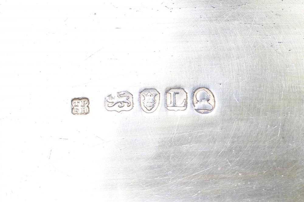 A LATE GEORGE III SILVER SNUFF BOX Image