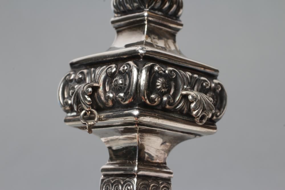 AN EDWARDIAN SILVER RATTLE Image