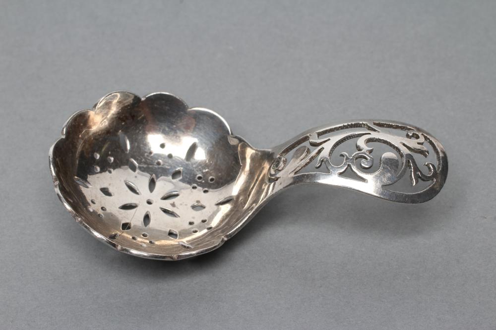 A SILVER CADDY SPOON Image