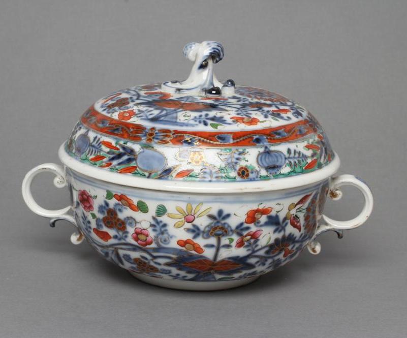 A MARCOLINI MEISSEN PORCELAIN ECUELLE AND COVER Image
