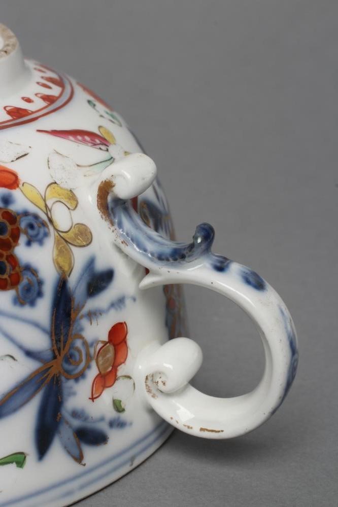 A MARCOLINI MEISSEN PORCELAIN ECUELLE AND COVER Image