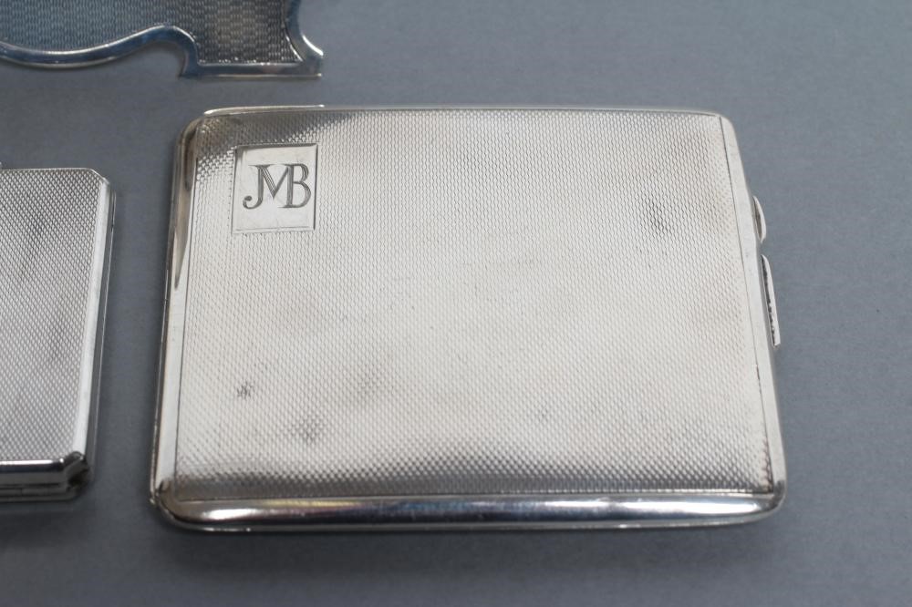 AN ART DECO SILVER CIGARETTE CASE Image