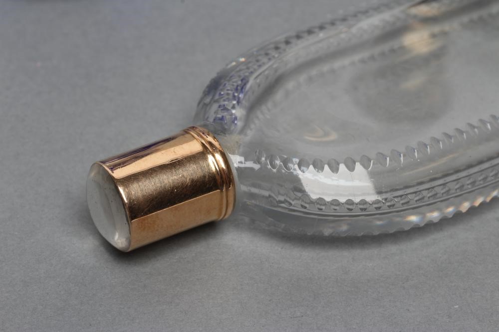 A COLLECTION OF GEORGIAN AND LATER GLASS SCENT BOTTLES Image