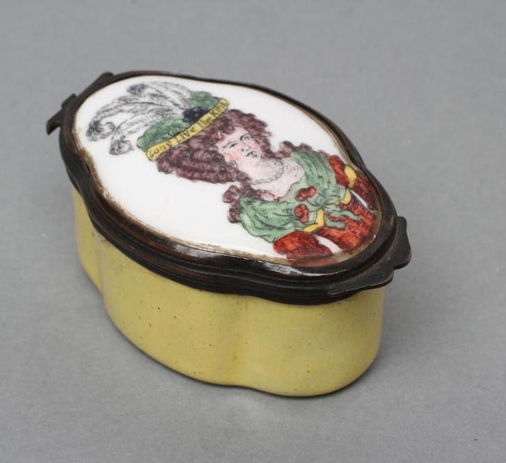 A STAFFORDSHIRE STYLE ENAMEL BOX Image