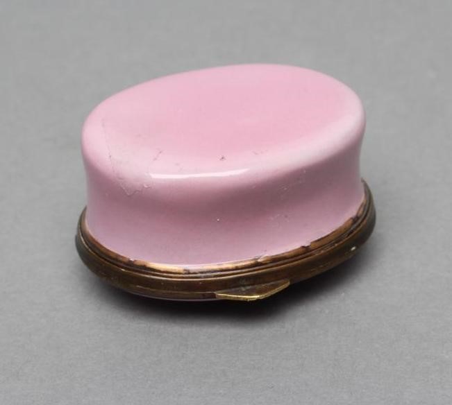 A STAFFORDSHIRE ENAMEL PATCH BOX Image