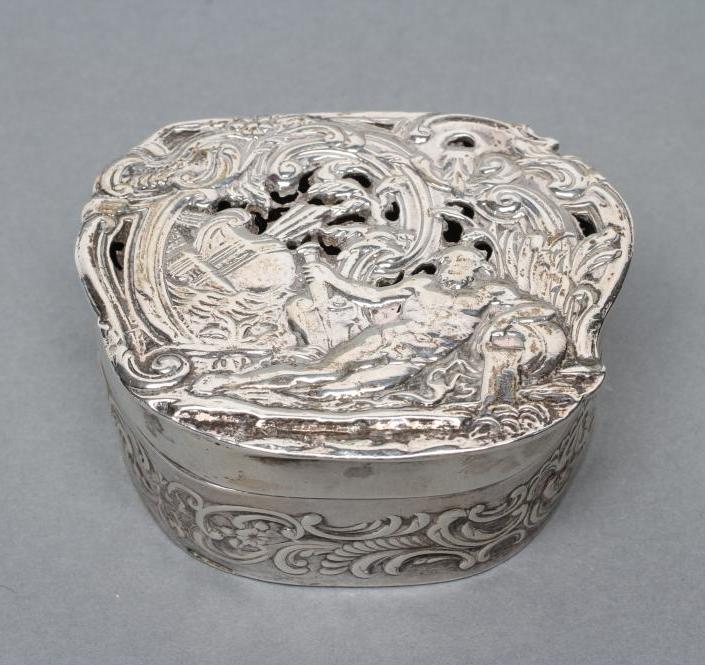A LATE VICTORIAN SILVER DRESSING TABLE BOX Image