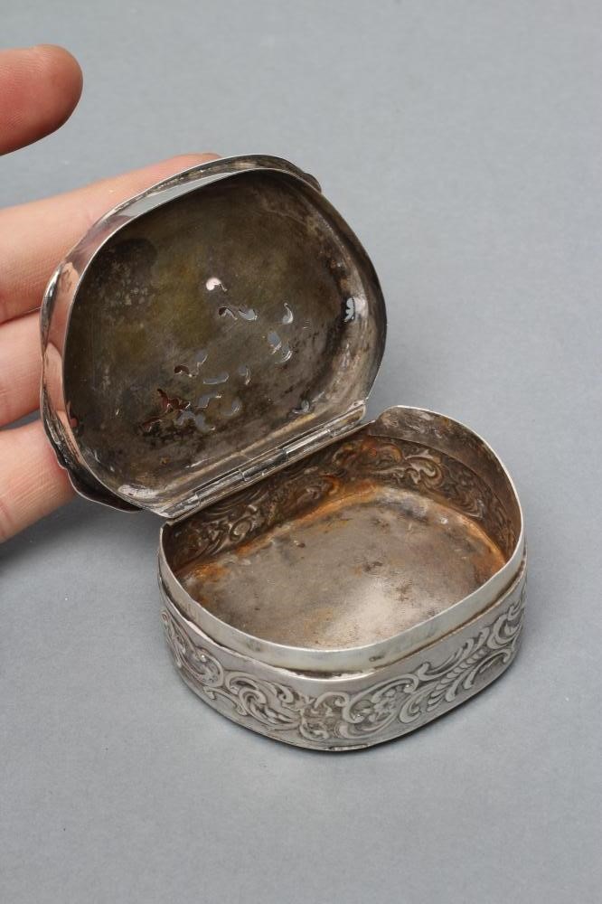 A LATE VICTORIAN SILVER DRESSING TABLE BOX Image