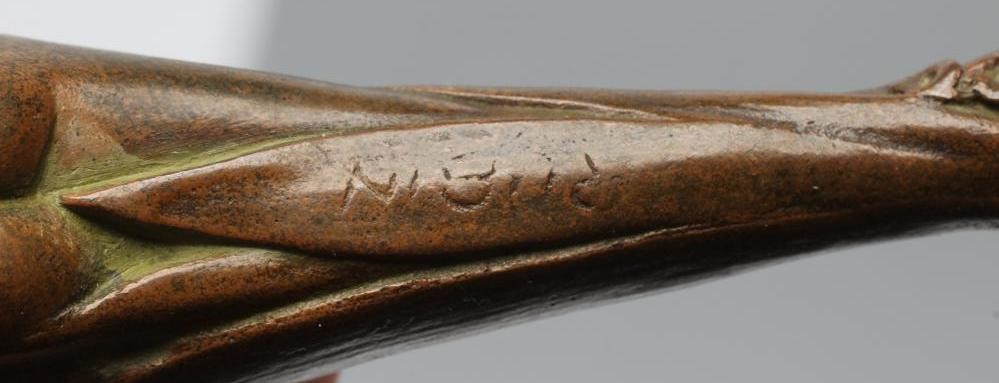 A GENTLEMAN'S ART NOUVEAU BRONZE HAND SEAL Image
