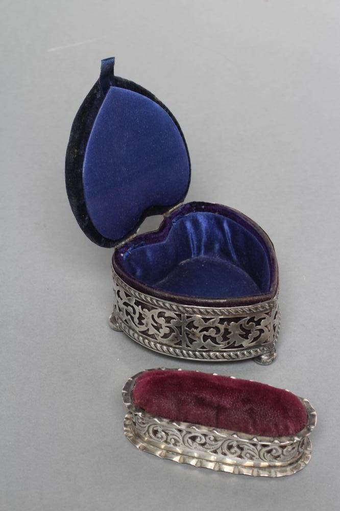 AN EDWARDIAN DRESSING TABLE BOX Image