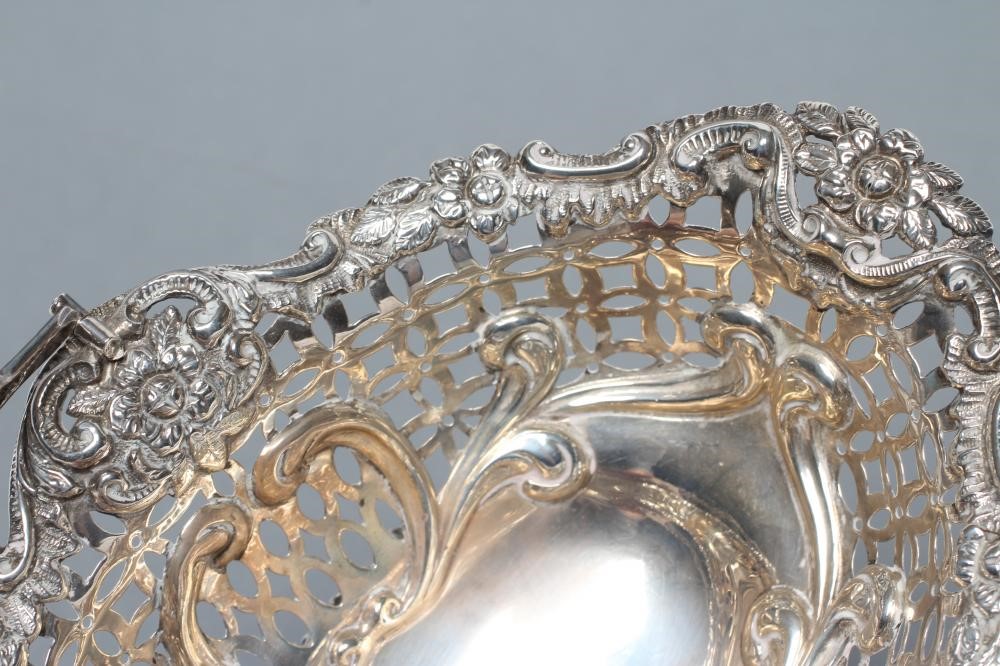 A LATE VICTORIAN SWEETMEAT BASKET Image