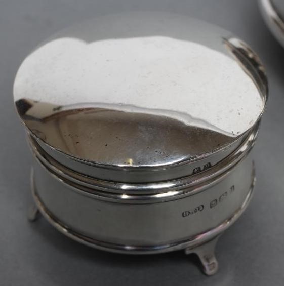 A DRESSING TABLE BOX Image