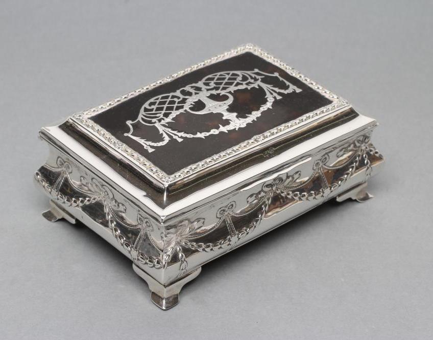 AN EDWARDIAN DRESSING TABLE BOX Image