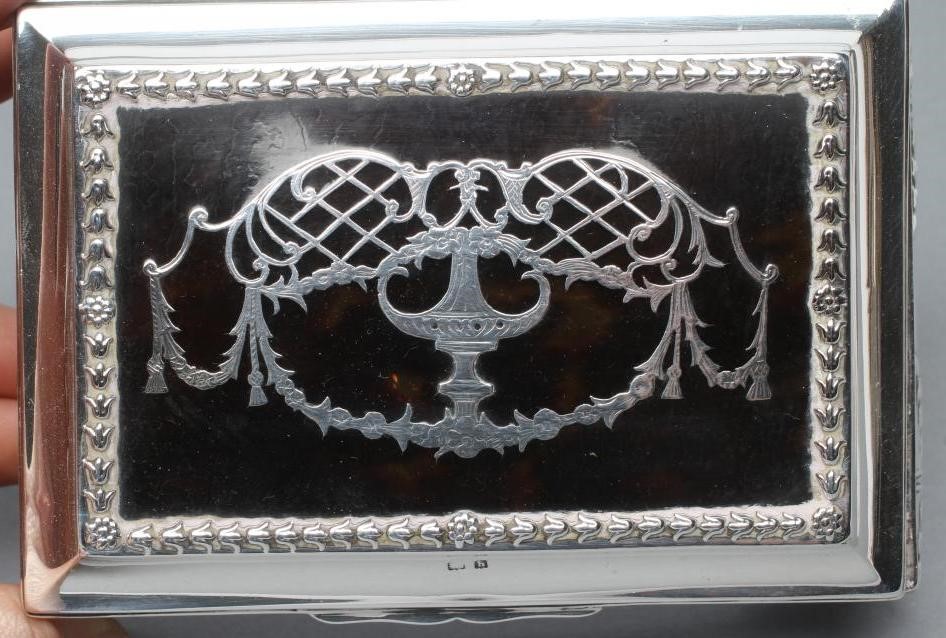 AN EDWARDIAN DRESSING TABLE BOX Image