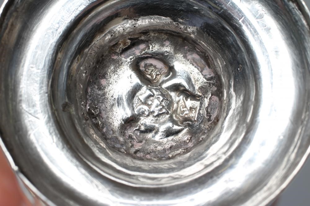 AN EARLY GEORGE III PEPPERETTE Image