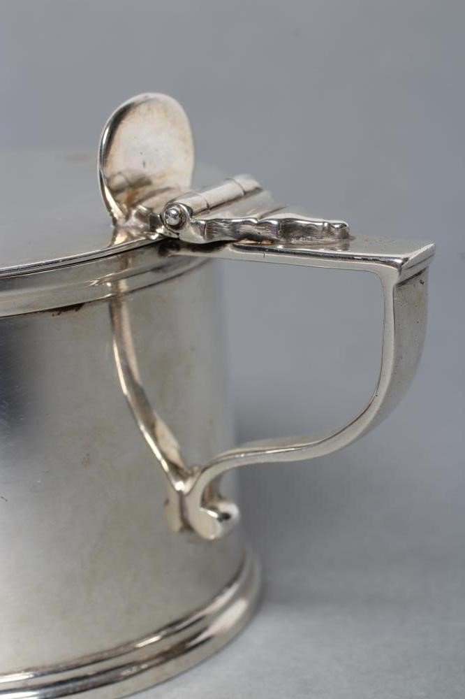 AN EARLY VICTORIAN DRUM MUSTARD Image