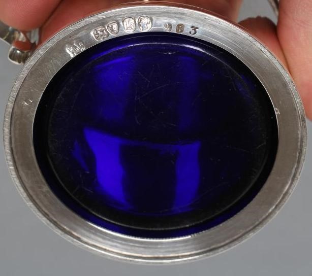 AN EARLY VICTORIAN DRUM MUSTARD Image