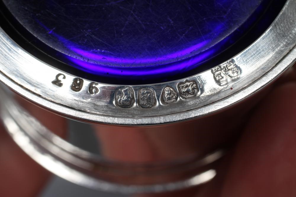 AN EARLY VICTORIAN DRUM MUSTARD Image